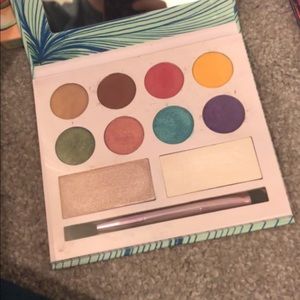 Moods Color Eyeshadow palette